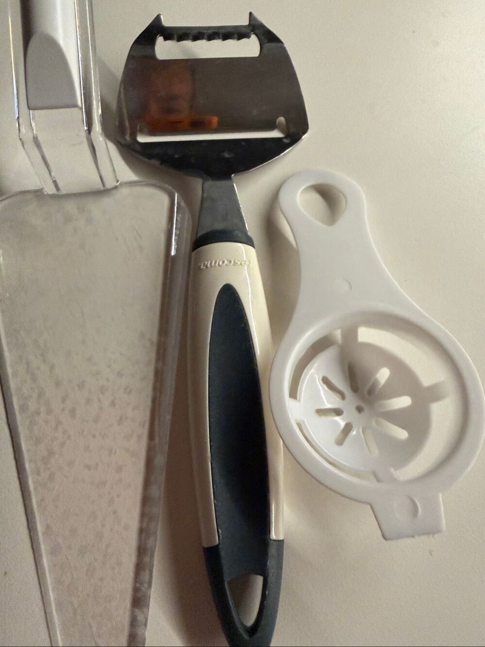 Various Kitchen Gadgets and Tools - Picture 3 of 4